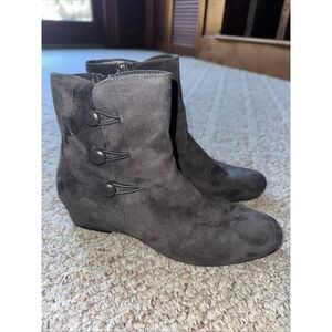 IMPO GEORGINA Womens Ankle Boots Grey Suede Zipper Closure Size 9.5 EUC